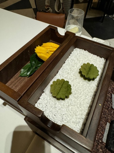 [시그니엘서울] STAY -미슐랭 1스타 프렌치 레스토랑 디너 풀코스. 훌륭하고 멋진 공간을 81층에.. 발렛주차 신용카드. 롯데상품권 사용후기. 관련 이미지 65