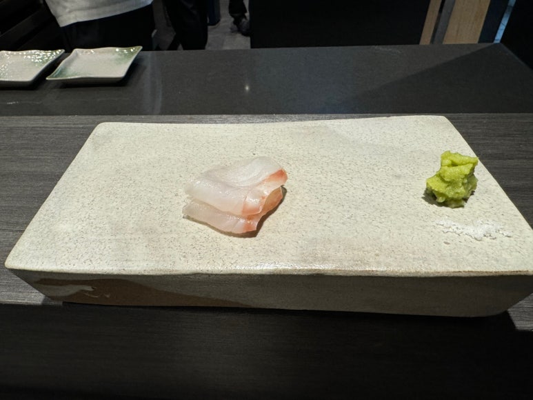 [신용산역 맛집] 스시츠바사 - 생참치 나오는 11만원 디너오마카세 아모레퍼시픽 맛집. 캐치테이블 예약가능. 주차 2시간 무료. 관련 이미지 8