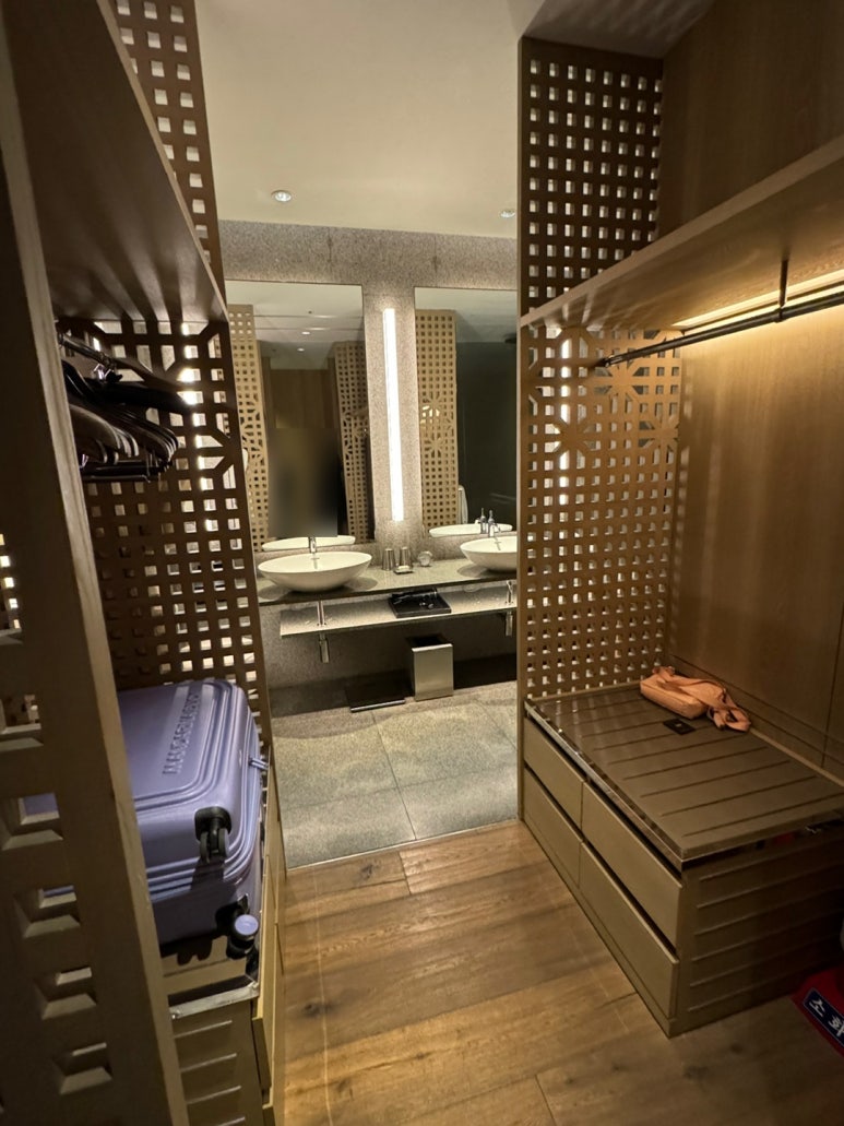 파크하얏트 부산 - 파크 이그제큐티브 마리나 스위트 & 스탠다드 룸 비교! 광안대교뷰, 조식, 수영장, 월드오브하얏트, GOH, 부산 5성호텔 비교&추천. 관련 이미지 9