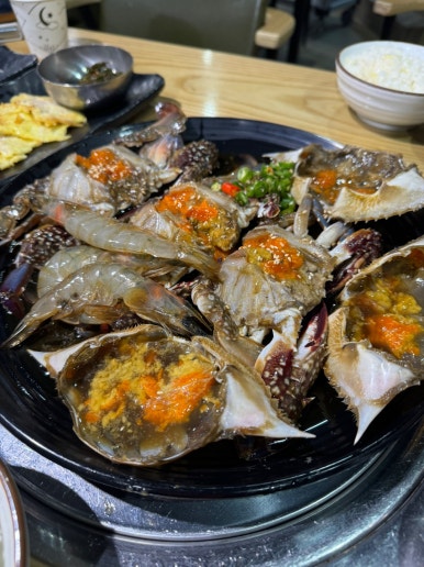 [한남동 맛집] 장지녕 간장게장 한남동 본점 - 서울 3대 맛있는녀석들 간장게장 본좌 맛집. 모임하기 좋은 룸있는 식당. 주차 가능. 관련 이미지 1