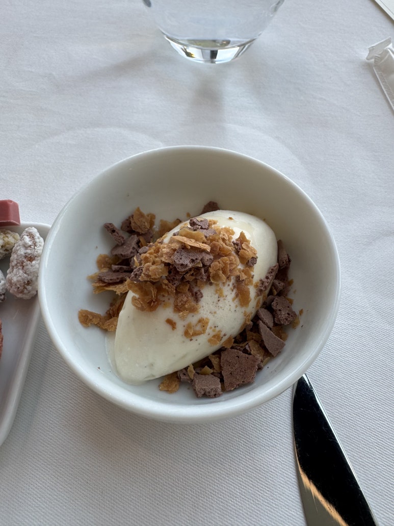 [Signiel Seoul] STAY – Lunch EMOTION Course Window-Seat View Review. Signiel Club Discount (+ Lotte Hotel Rewards Discount) image 30