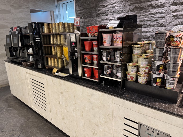 마티나골드 라운지 - 메뉴, 제휴 신용카드 정리. 동반 2인 3인 입장해보기. (Feat. 만원의 행복, 국민 헤리티지 스마트/리저브) 관련 이미지 22