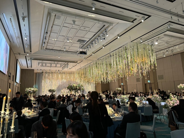 시그니엘 부산 결혼식 참석 후기. 세상 멋있는 결혼식장! 프렌치 코스요리 식사 후기. (feat. 허각 축하공연) 관련 이미지 14