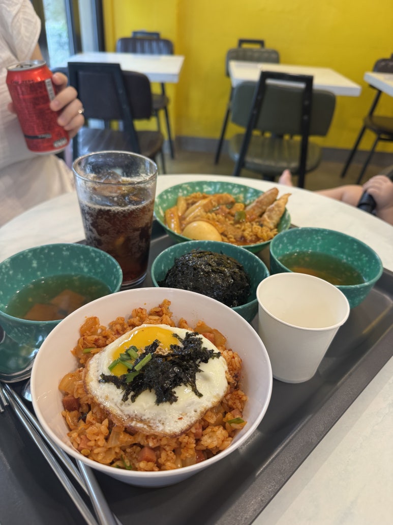 [삼각지 맛집] 양양분식 cafe - 국방부 가는 언덕배기에 있는 소소한 라볶이, 김치볶음밥, 주먹밥 전쟁기념관 맛집. 관련 이미지 4