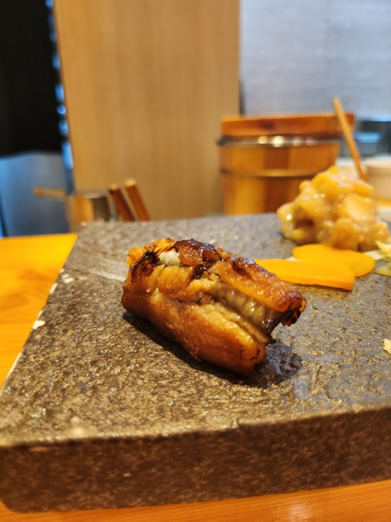 [한남동 맛집] 스시고코로 - 용산구 미들급 디너오마카세. 날것을 많이 못먹어도 갈 수 있는 곳. 발렛주차 가능. 이태원상권회복상품권 사용가능. 관련 이미지 30