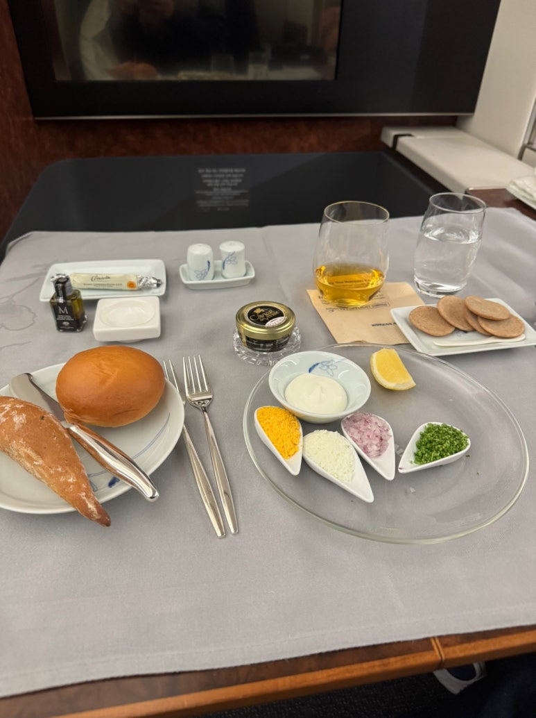 Korean Air First Class vs. Prestige Class – KE907 and KE908 Incheon–London B777-300ER Booking, Seat Recommendations, First Lounge, and SkyTeam Mileage Flight Review image 43