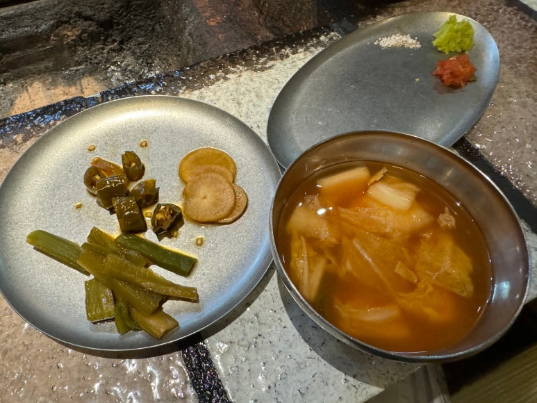 [을지로3가 맛집] 산청숯불가든 을지로 - 평일 저녁 웨이팅 후기. 재래식 소금구이, 흑돼지 김치찌개. 주차 꿀팁. 관련 이미지 11