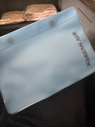 Korean Air First Class vs. Prestige Class – KE907 and KE908 Incheon–London B777-300ER Booking, Seat Recommendations, First Lounge, and SkyTeam Mileage Flight Review image 33