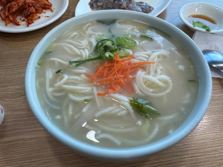 [연희동 맛집] 연희동칼국수 - 사골칼국수와 한우수육 맛집. 관련 이미지 13