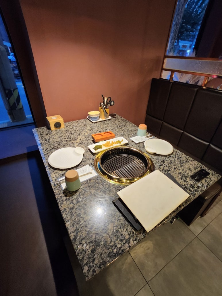 [교대역 맛집] 감돈 - 숙성목살 맛집. 와인을 곁들일 수 있는 돼지고기 맛집. 관련 이미지 5