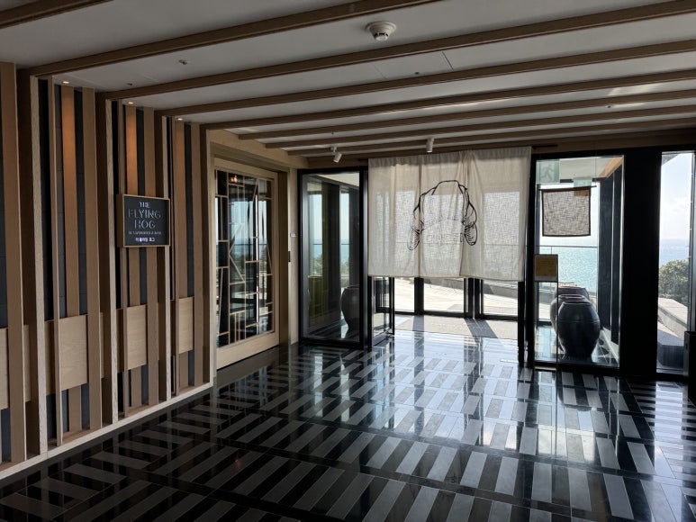 JW메리어트 제주 호캉스 - 신한 메리어트 본보이 ; 플래티넘 티어로 포인트숙박, 발렛주차, 야외수영장, 사우나, 조식숙제 후기. (1) 관련 이미지 26