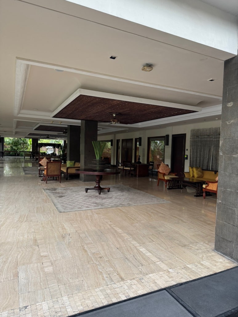 세인트레지스 발리 - 플래티넘 풀빌라 스위트 업그레이드 후기. 신혼여행 호텔 추천. 프라이빗 해변, 라군, 밤공연, 조식, 디너. 관련 이미지 10