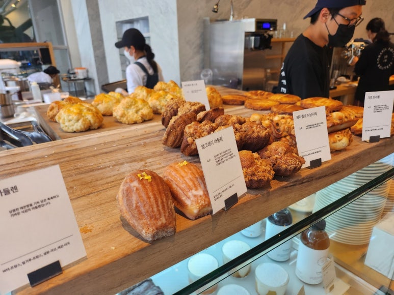 ★★★★★ [군자 카페] 보난자커피 군자 - 훌륭한 커피, 맛있는 디저트, 뷰가 좋은, 노트북 하기 좋은, 모임시 추천, 주차 가능. 관련 이미지 9