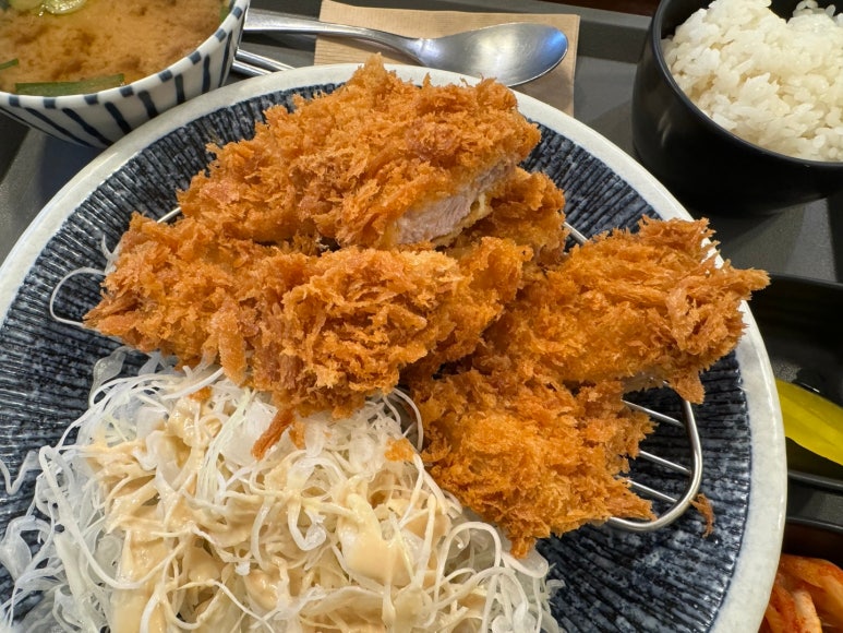 [서귀포 돈까스 맛집] 바삭 신서귀포점 - 제주여행 필수코스 생흑돼지돈까스. 진짜 바삭한 돈까스! 관련 이미지 12