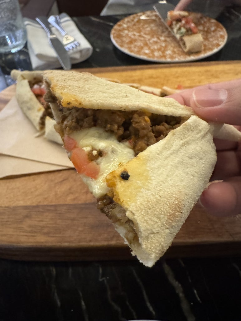 [몬드리안서울이태원] 클레오 - 지중해 음식 원탑 맛집. 양고기 피자와 비프 케밥. 아코르 멤버십 할인. 발렛 가능. 관련 이미지 10