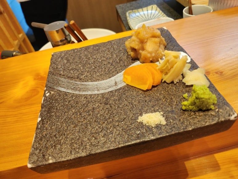 [한남동 맛집] 스시고코로 - 용산구 미들급 디너오마카세. 날것을 많이 못먹어도 갈 수 있는 곳. 발렛주차 가능. 이태원상권회복상품권 사용가능. 관련 이미지 6