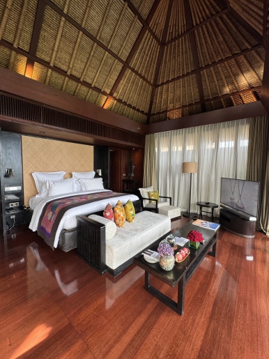 불가리 발리 - 인생 최고의 휴양지. 장동건 부부 신혼여행 인도양 오션뷰 풀빌라 추천. 메리어트 플래티넘 호캉스. 룸서비스/조식/야외수영장/레스토랑 후기. 관련 이미지 2