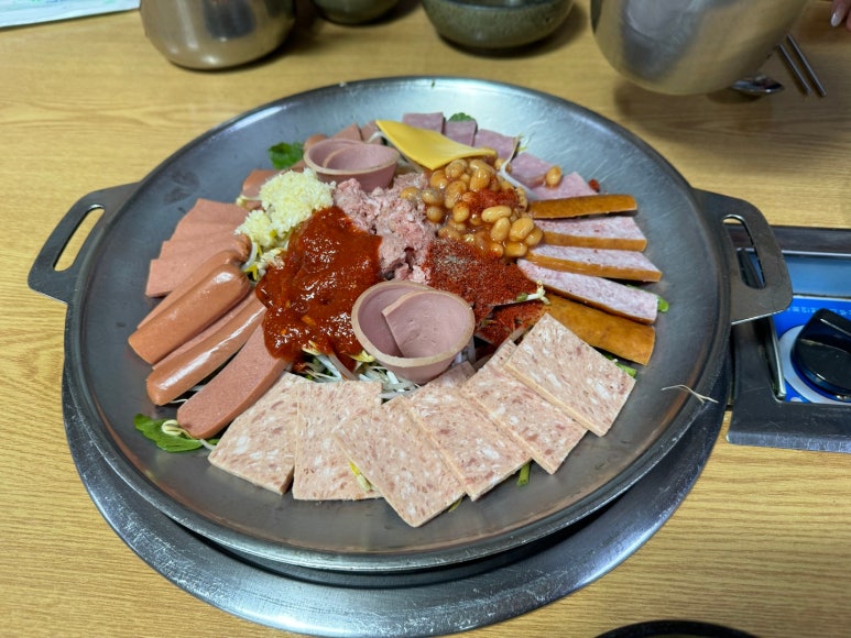 [암사동 맛집] 초롱이고모부대찌개 - 한국 최고의 부대찌개 성지. 맛있는녀석들, 백년가게, 블루리본서베이 부대전골 맛집. 주차팁. 관련 이미지 11