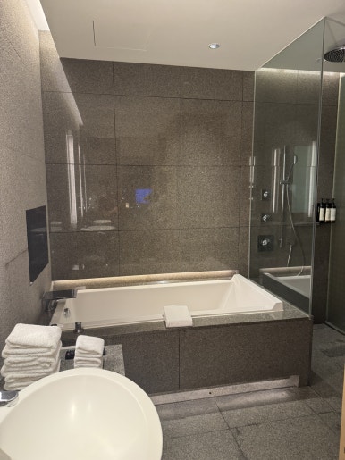 파크하얏트 부산 - 디럭스 패밀리 트윈. 추석연휴 아이랑 차타고 놀러갔다온 후기. 수영장, 조식. 관련 이미지 22