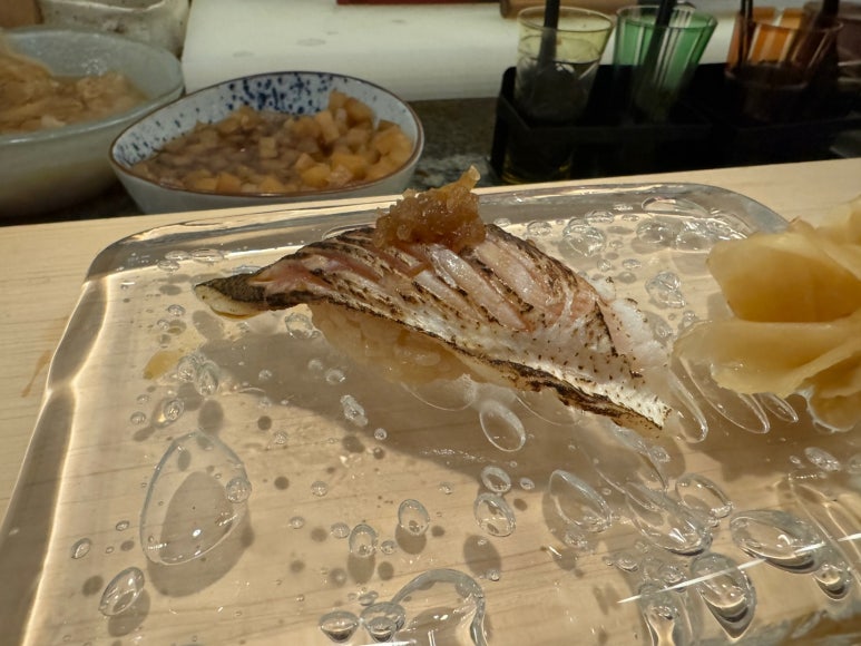 [콘래드 오사카 레스토랑] 쿠라(KURA) - 蔵 Teppanyaki & Sushi - 오마카세 스시 맛집. 현아플, 힐튼 골드 할인. 예약방법. 관련 이미지 24