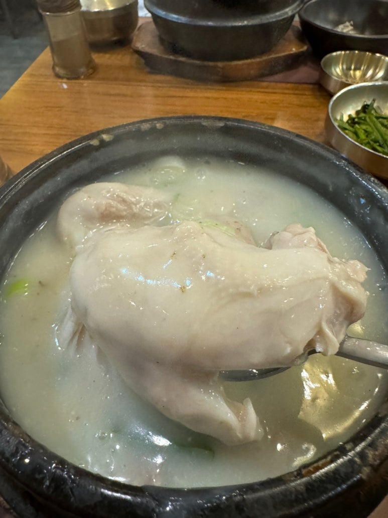[교대역 맛집] 3대 삼계장인 - 잣삼계탕, 녹두삼계탕, 전기구이 모두 먹어본 솔직후기. n번째 방문. 줄서는식당, 맛있는녀석들 삼계탕. 관련 이미지 18