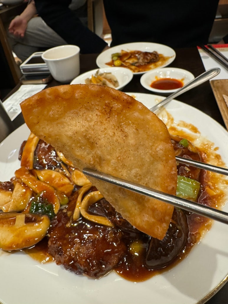 [논현동 맛집] 홍명 - 난자완스, 수제군만두, 간짜장, 잡채볶음밥 모두 다 맛있는 블루리본서베이 성시경 먹을텐데 중국집. 관련 이미지 17