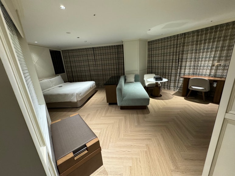 그랜드조선 부산 - 클럽조선 플래티넘 100배 이용하기. 해운대 오션뷰 생일 기념 룸 업그레이드! 프리미어 오션뷰 킹 + 수영장 + 발렛주차 후기. (feat. 웨스틴조선부산) 관련 이미지 15