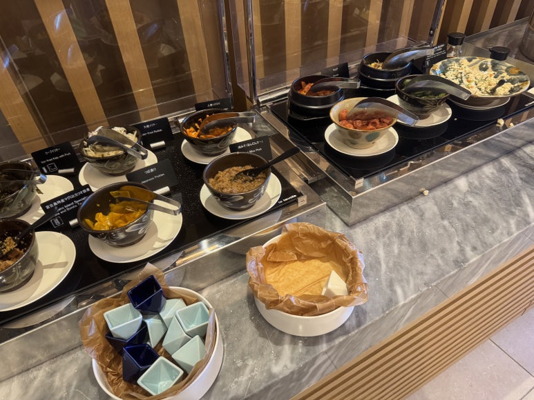 힐튼 오키나와 미야코 아일랜드 리조트 - 조식, 라운지, 레스토랑, 루프탑 등 먹거리의 모든 것. 관련 이미지 14