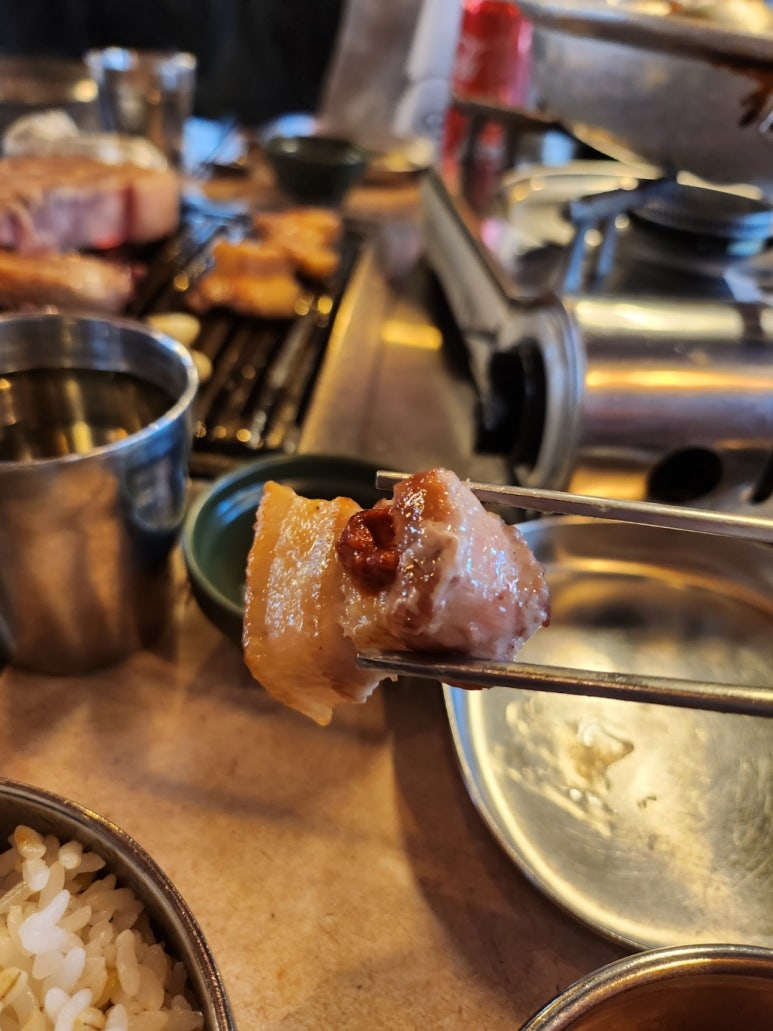 [약수역 고기집] 금돼지식당 - 서울 3대고기집. 남자 셋이 메뉴 다 먹어보기 + 하이볼. 토요일 점심 웨이팅 후기. 관련 이미지 23