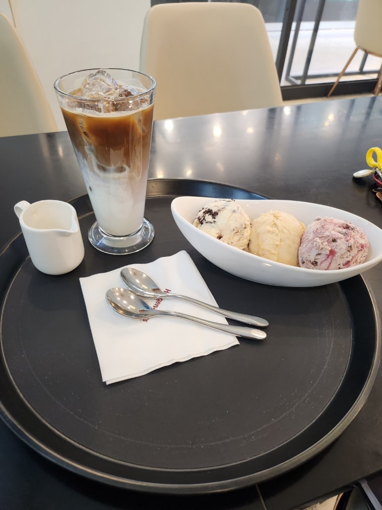 ★★★★☆[반포 고터 맛집] 충무할매김밥 - 충무김밥, 수제비 그리고 떡볶이의 환상조합. 줄서서 먹어도 맛있는 집. 주차 가능. 관련 이미지 11