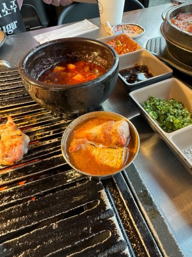 [제주공항 근처 맛집] 고기장 - 숙성 제주흑돼지 인생맛집. 제주도 흑돼지 오션뷰 맛집. 재방문의사 가득함. 관련 이미지 27