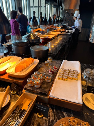 콘래드 오사카 호캉스의 모든 것 - 현아플, 힐튼 아너스 골드, 조식, 라운지, 레스토랑, 수영장, 사우나. Adieu 2023. (2) 관련 이미지 10