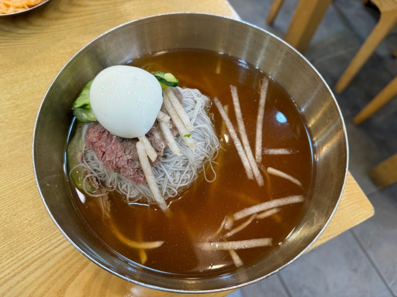 [신사동 맛집] 강남면옥 본점 - 서울 함흥냉면 맛집 5곳 리스트 총정리. 이번엔 물냉면보다 비빔냉면이 맛있는 곳. 블루리본서베이 냉면맛집. 관련 이미지 15