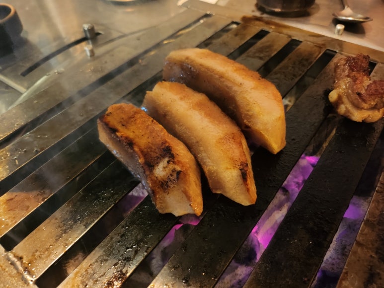 [충정로 삼겹살] 두툼 - 맛있는 녀석들 숙성삼겹살 맛집. 금돼지식당과 비교해보자. 주차꿀팁. 관련 이미지 28