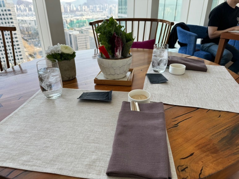 [파크 하얏트 서울] 더 라운지 - 모임하기 좋은 강남 한식 뷰맛집. 허니골드빙수. 현대카드 적립과 할인 팁. 관련 이미지 15