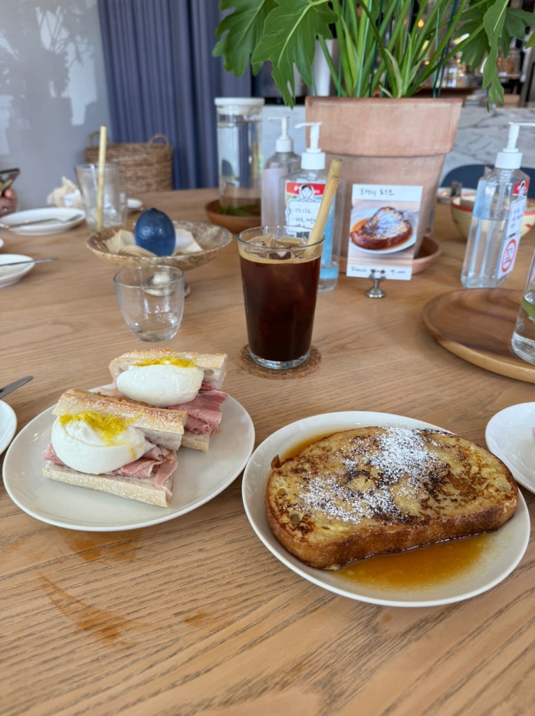 [삼각지 맛집] 카데뜨 - 바게뜨가 맛있는 프렌치 브런치 카페. 전쟁기념관 잠봉 부라타 맛집. 관련 이미지 13