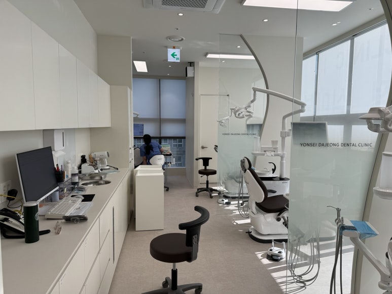 연세다정한치과 - 교정의 달인 대표원장님이 일요일까지 직접 진료하는 청량리역 치과 추천! 개원 이벤트 살펴보기. 관련 이미지 16