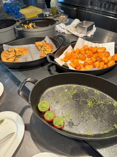 콘래드 도쿄 호캉스 - 크리스마스 시즌, 롯데 힐튼 아너스 다이아몬드 무료 조식. (2) 관련 이미지 16