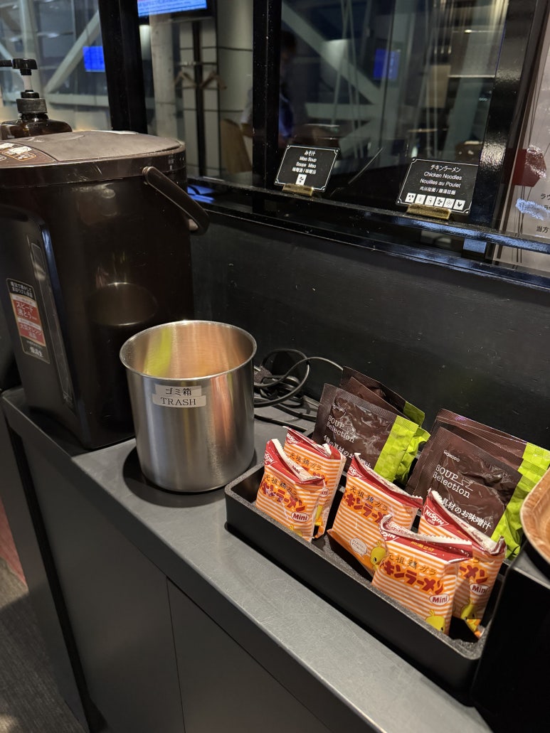 오사카 간사이 국제공항 에어사이드 (Airside) 라운지 추천 후기. Feat. 국민 헤리티지 리저브 동반자 입장 라운지앱. 관련 이미지 16