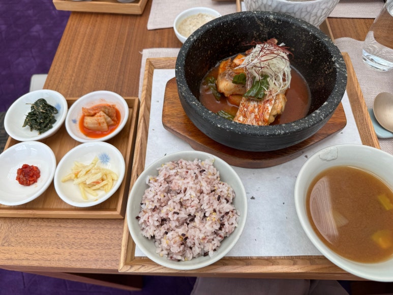 [파크 하얏트 서울] 더 라운지 - 식사 맛있는 라운지. 도미조림 1티어 찐 맛집. 신용카드 제휴할인. 발렛파킹 가능. 관련 이미지 13
