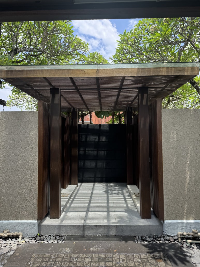 W 발리 스미냑 1편 - 킹베드 오아시스 빌라 둘러보기! 플래티넘 업그레이드 후기. 관련 이미지 1