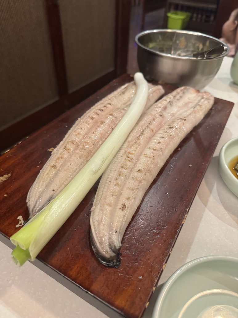 [논현동 맛집] 영동장어 - 성시경 먹을텐데 추천 맛집. 주류 라인업, 룸 아이 동반 가능, 슈퍼카 발렛가능!.. 관련 이미지 1