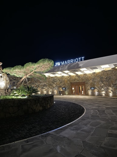 JW메리어트 제주 호캉스 - 신한 메리어트 본보이 ; 플래티넘 티어로 포인트숙박, 발렛주차, 야외수영장, 사우나, 조식숙제 후기. (1) 관련 이미지 2