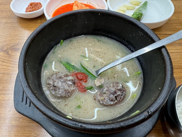 [남영역 순대국밥] 원조제일 어버이순대 - 매일 직접 만드는 찹쌀 순대가 들어간 순대국밥 맛집. 관련 이미지 14