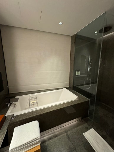 파크하얏트 부산 - 파크 이그제큐티브 마리나 스위트 & 스탠다드 룸 비교! 광안대교뷰, 조식, 수영장, 월드오브하얏트, GOH, 부산 5성호텔 비교&추천. 관련 이미지 33