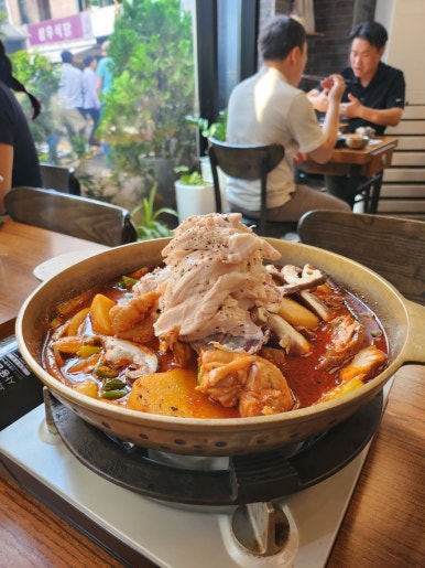 [교대역 맛집] 3대삼계장인 - 맛있는녀석들 수비드 닭볶음탕 맛있는 집. 블루리본서베이 삼계탕 추천 백년가게. 관련 이미지 1