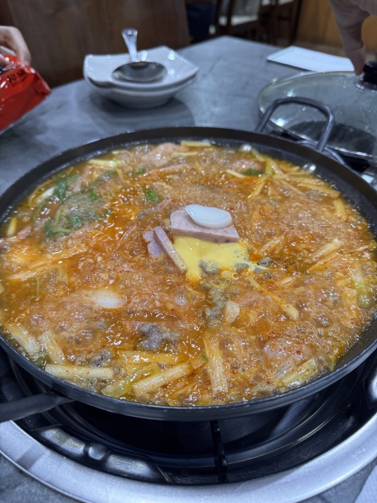 [신사역 맛집] 송탄부대찌개 - 24시간 영업하는 강남 연예인 부대찌개 맛집. 발렛주차가능. 관련 이미지 13