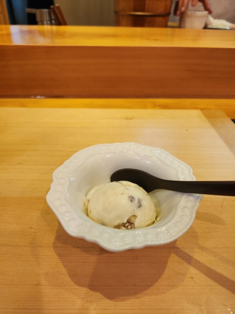 [한남동 맛집] 스시고코로 - 용산구 미들급 디너오마카세. 날것을 많이 못먹어도 갈 수 있는 곳. 발렛주차 가능. 이태원상권회복상품권 사용가능. 관련 이미지 32