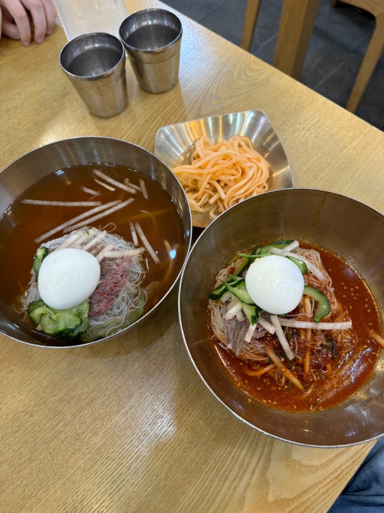 [신사동 맛집] 강남면옥 본점 - 서울 함흥냉면 맛집 5곳 리스트 총정리. 이번엔 물냉면보다 비빔냉면이 맛있는 곳. 블루리본서베이 냉면맛집. 관련 이미지 9