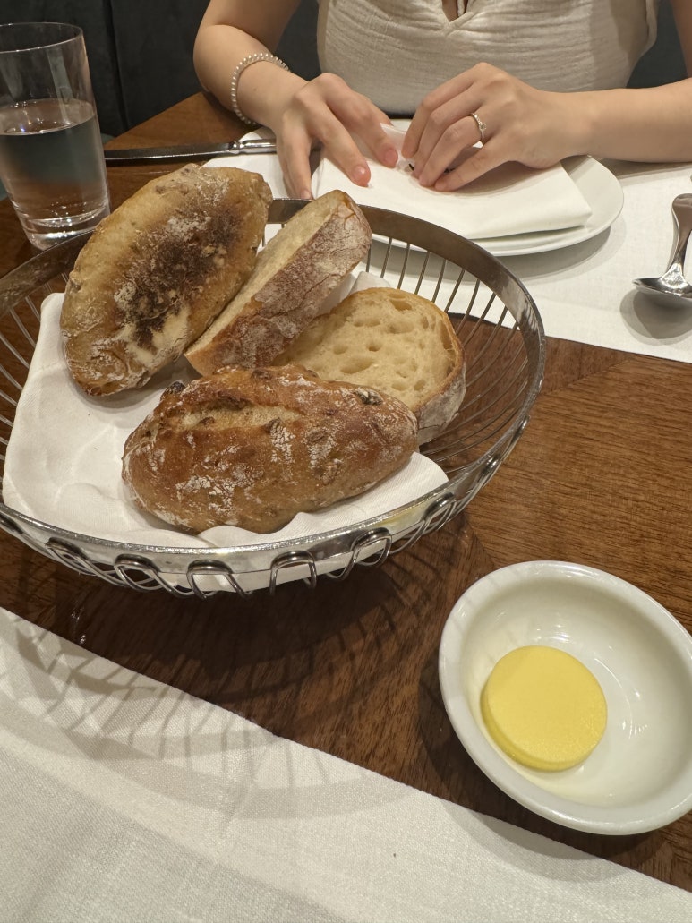 [웨스틴 조선 서울] 루브리카 - 샐러드 맛집이긴 하나, 이 가격이면 정말 더 맛있어야 한다. 관련 이미지 11